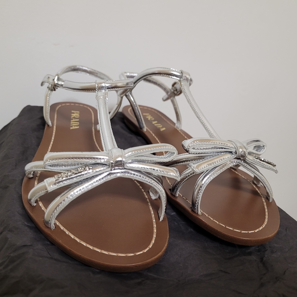 New Prada Leather Bow Logo Silver Sandals - Picture 3 of 11